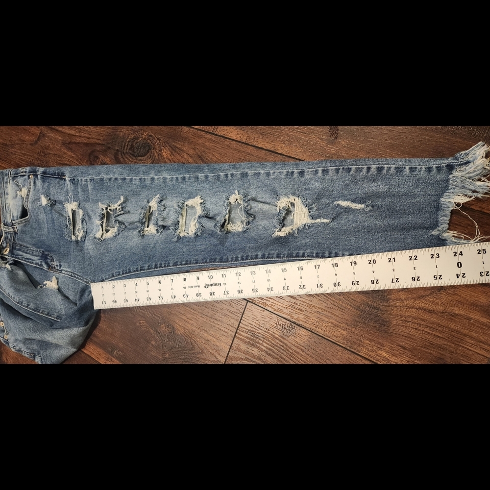 Distressed Jeans - Picture 14 of 16